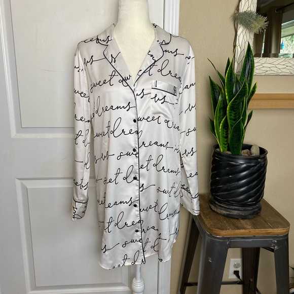 Victoria’s Secret White Silky Sweet Dreams Night Shirt - Picture 1 of 12
